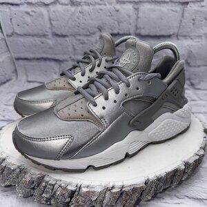 Nike Air Huarache Run SE Women's Running Shoes Size 8 Metallic Silver